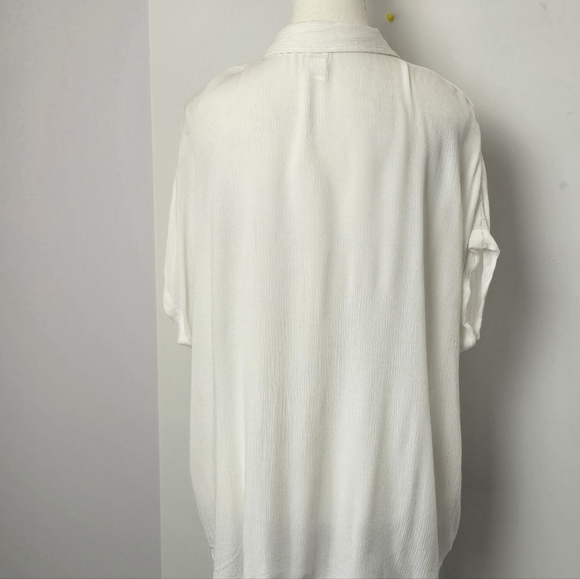 O'Neill White Short Sleeve Boxy V-neck Lightweight Blouse, Sz L (Ptp 26") - Picture 3 of 8
